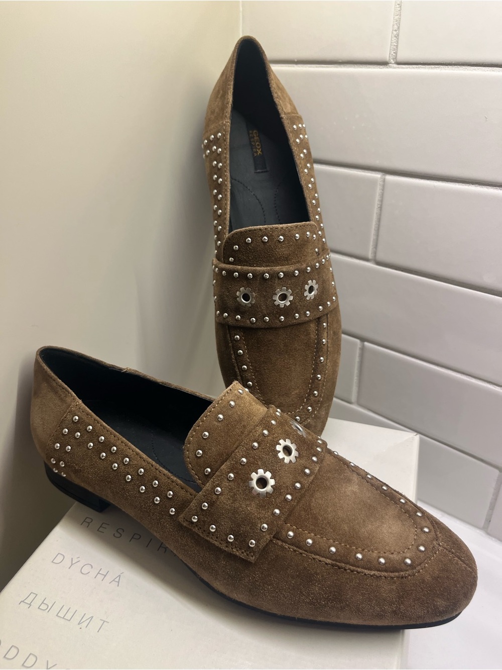 Geox Marlyna G Tobacco Suede Studded Loafers Women’s 8.5 NIB